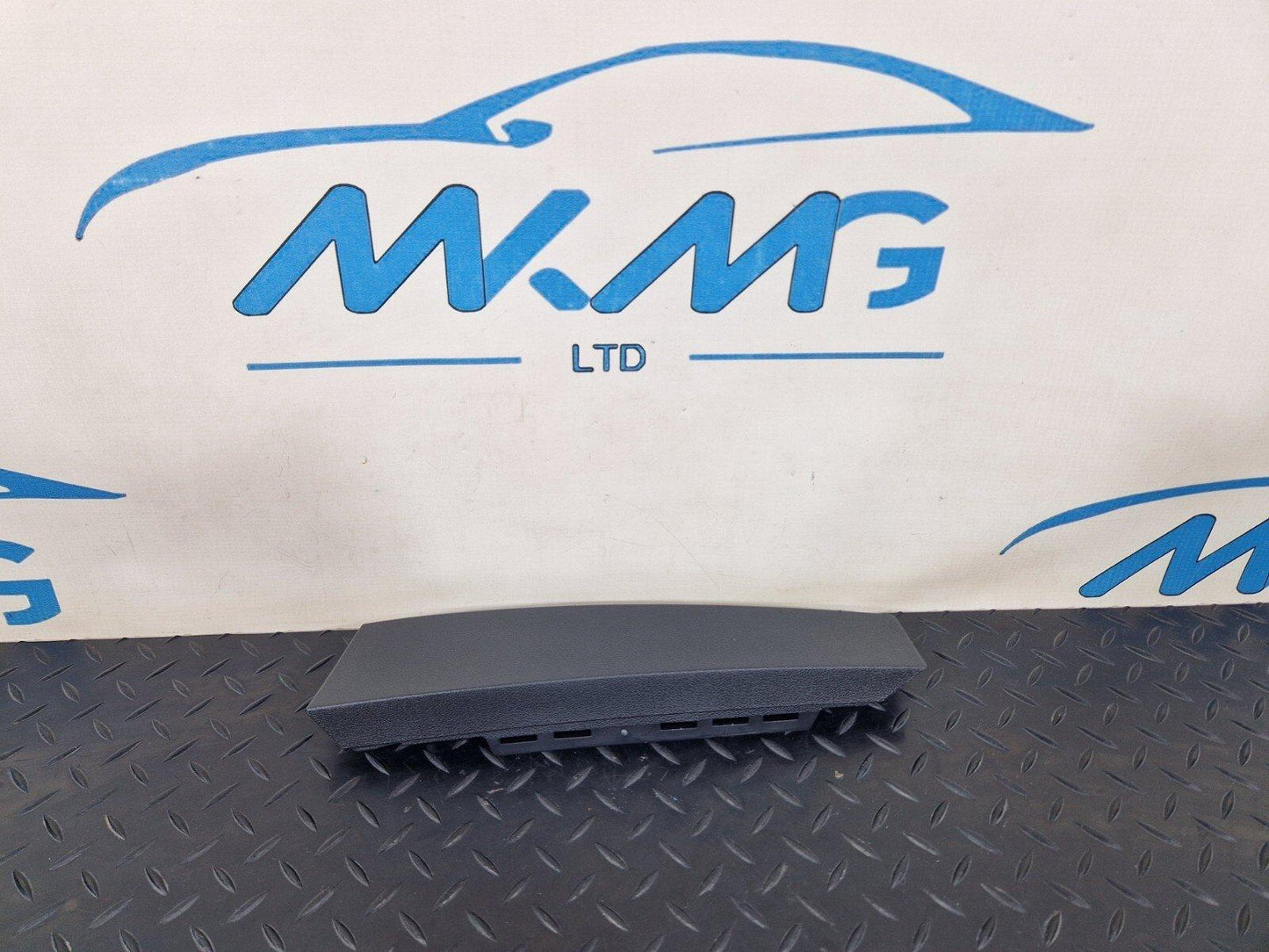 BMW 1 2 SERIES F40 F44 GLOVE BOX LOWER TRIM COVER 6994859