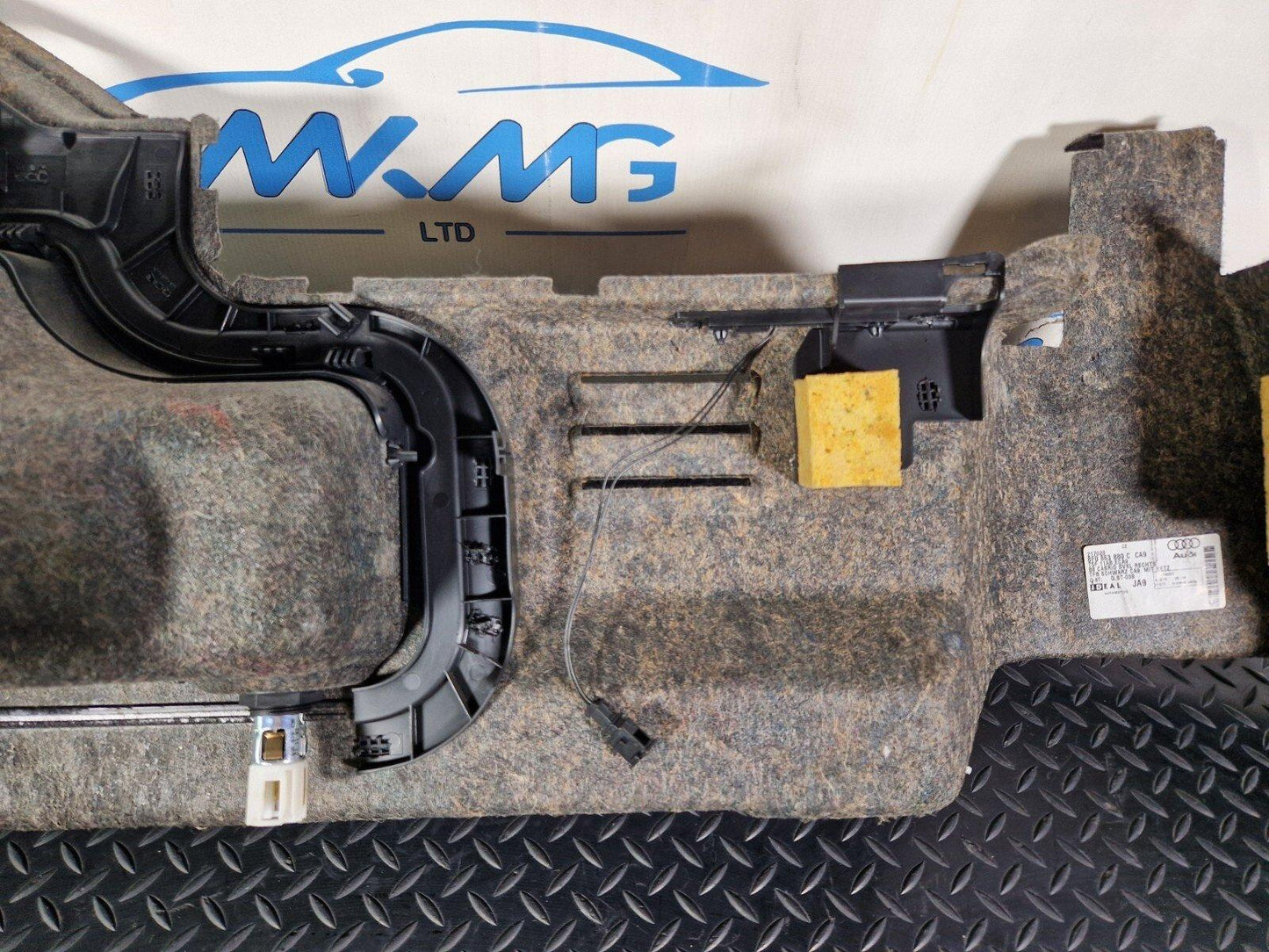 12-17 AUDI S5 CONVERTIBLE OEM RIGHT SIDE TRUNK TRIM 8F0863880C