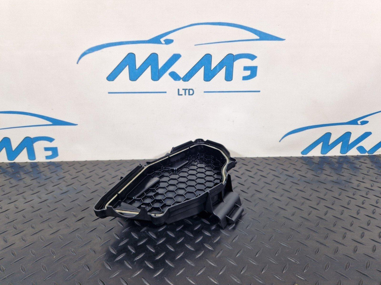 12-18 AUDI A6 C7 GENUINE HOUSING FOR CONTROL UNITS 4G2907613B