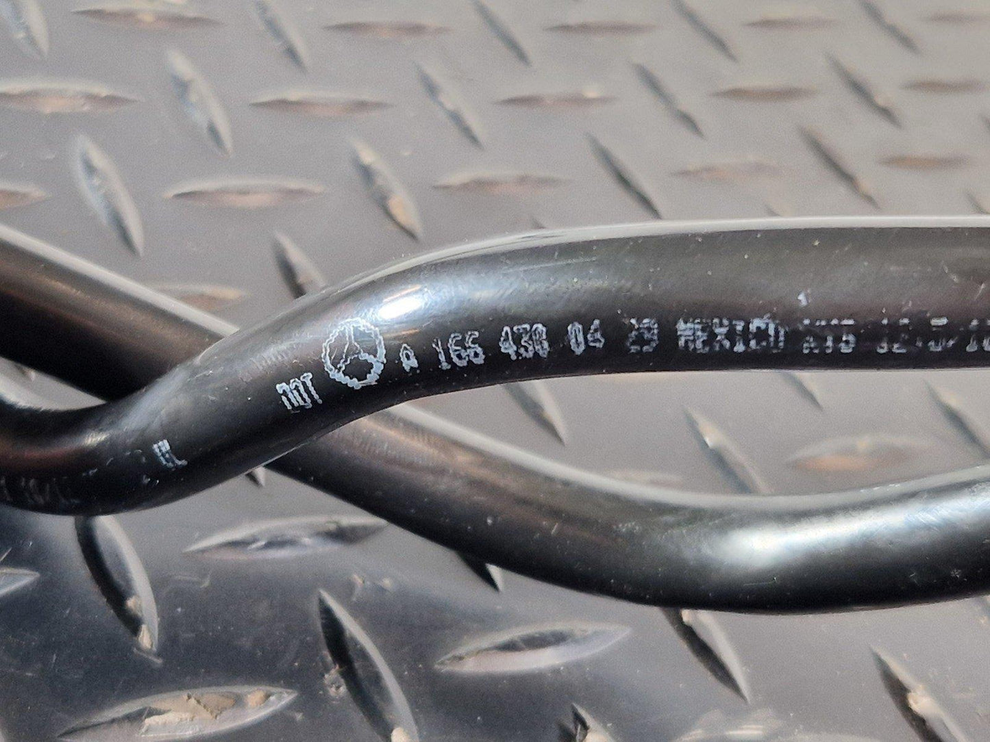 11-19 MERCEDES BENZ ML W166 GENUINE VACUUM PIPE LINE TUBE HOSE A1664300429