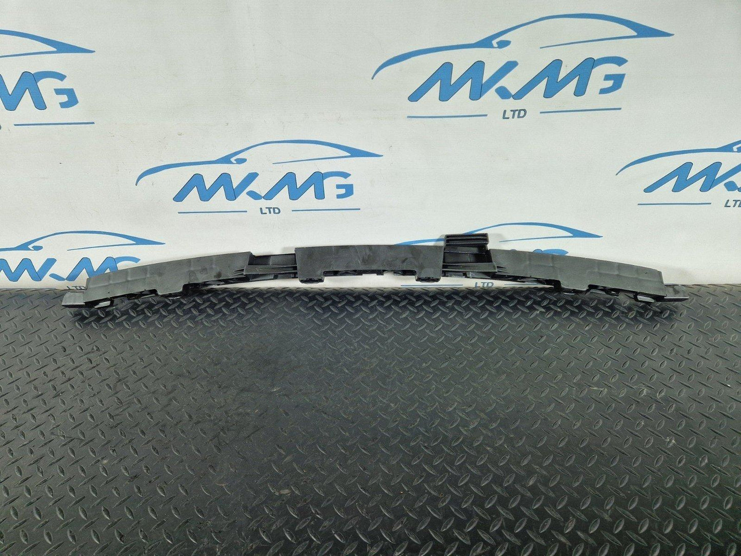 12-18 AUDI A6 C7 GENUINE REAR BUMPER CENTRE MIDDLE SUPPORT BRACKET 4G9807458