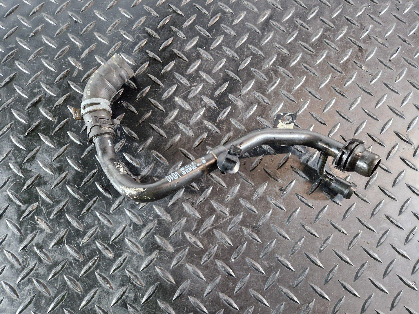 12-18 AUDI A6 C7 2.0 TDI DIESEL CGLC/CGL WATER COOLANT PIPE 04L122157BF