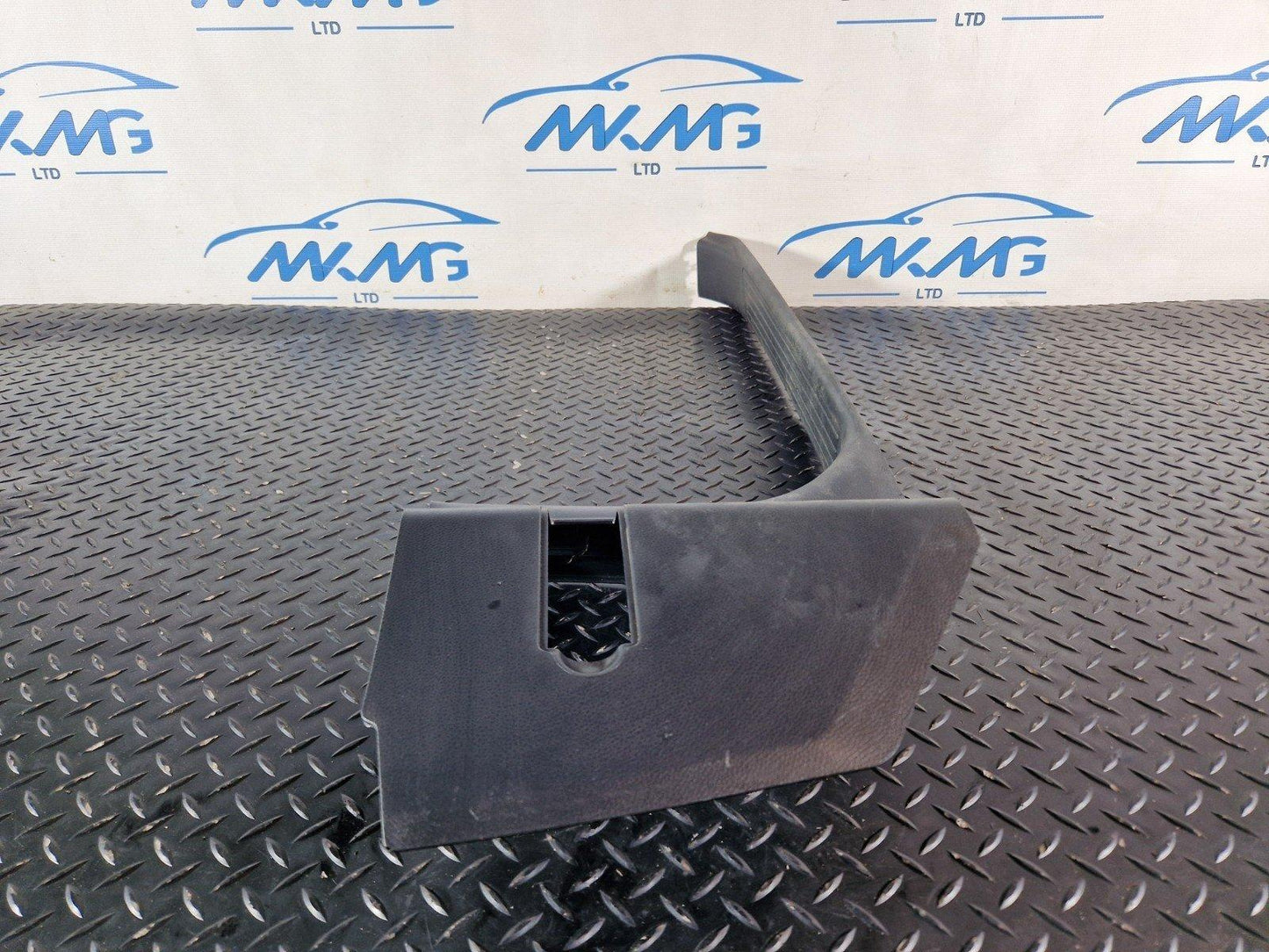 16-19 MERCEDES BENZ GLE W166 RIGHT FRONT SILL TRIM COVER A1666801835