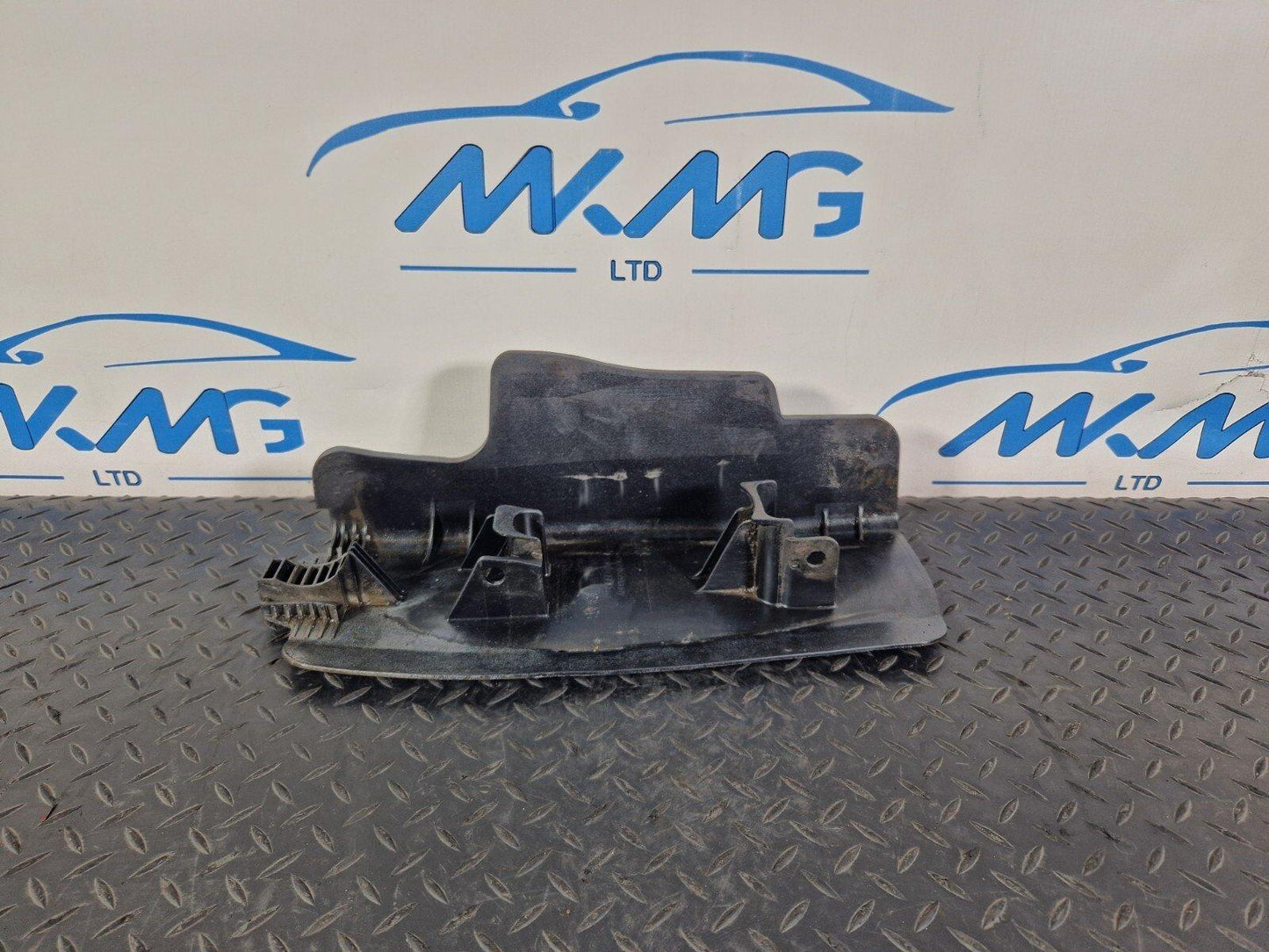 16-23 AUDI A5 F5 SPORTBACK S-LINE REAR RIGHT CONTROL ARM COVER 8W0505416E