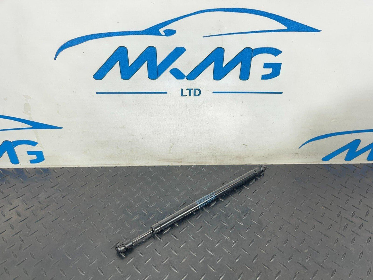 16-19 AUDI A4 B9 REAR BOOT LID STRUT 8W5827919