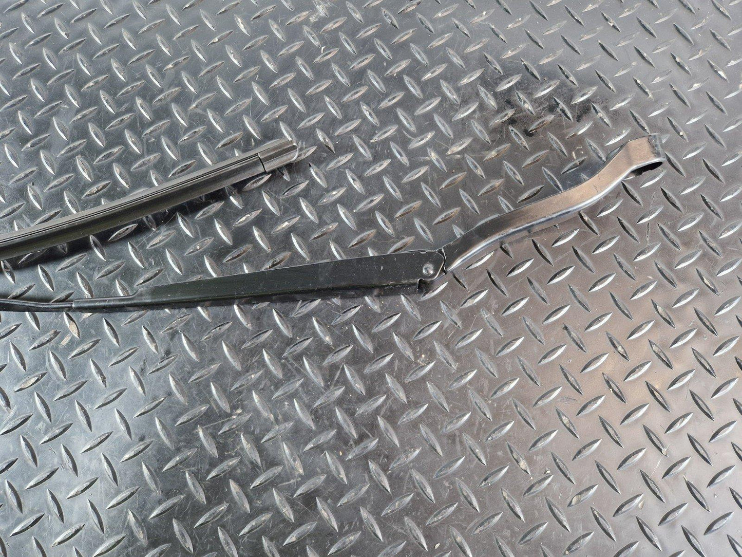16-20 AUDI Q7 4M GENUINE FRONT RIGHT DRIVER O/S WIPER ARM 4M2955408