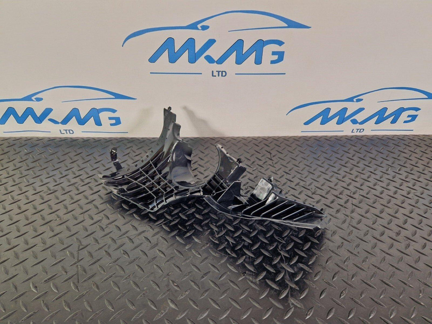 18-ON MERCEDES BENZ A CLASS W177 UNDERTRAY SUBFRAME TRIM SHIELD A2475240100