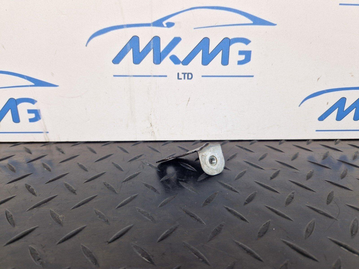 16-24 AUDI A5 F5 COUPE FRONT WING MOUNT BRACKET LEFT PASSENGER SIDE 8W0821469