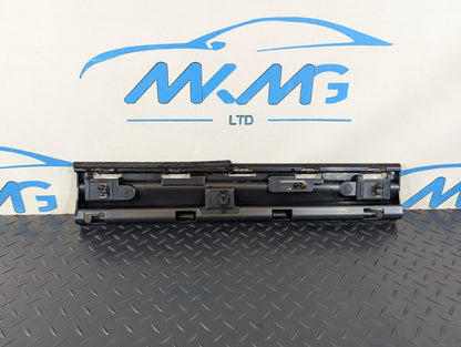 16-22 BMW X1 F48 LEFT SIDE CENTRE SKIRT MOUNTING BRACKET 7332331