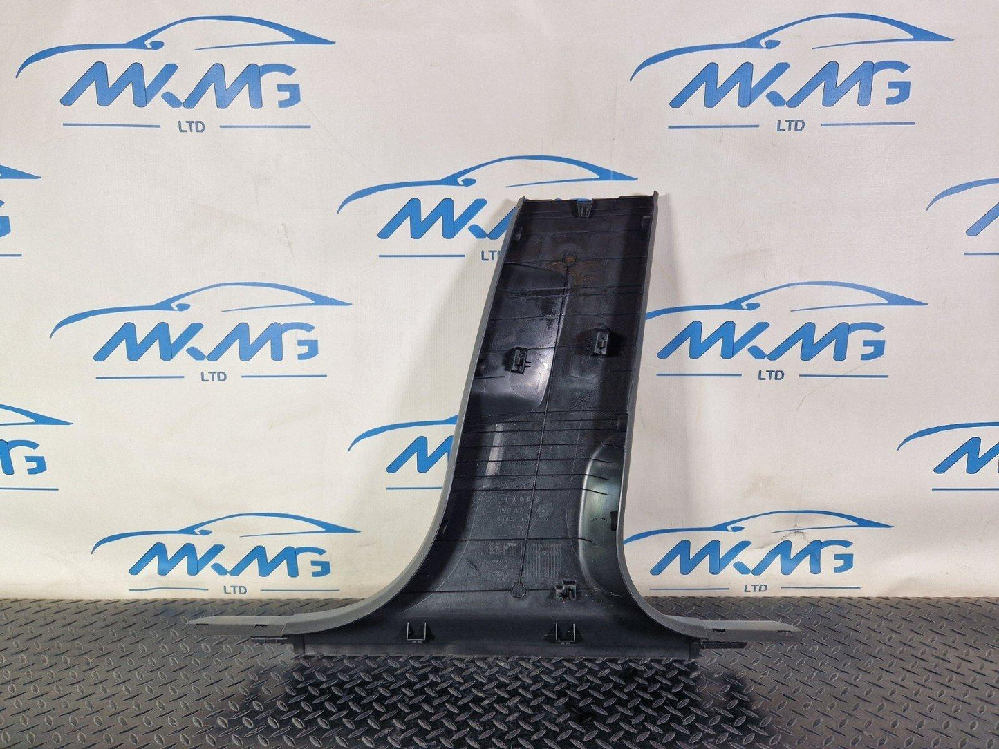 16-19 AUDI A4 B9 GENUINE N/S LEFT LOWER B PILLAR TRIM BLACK 8W0867239A