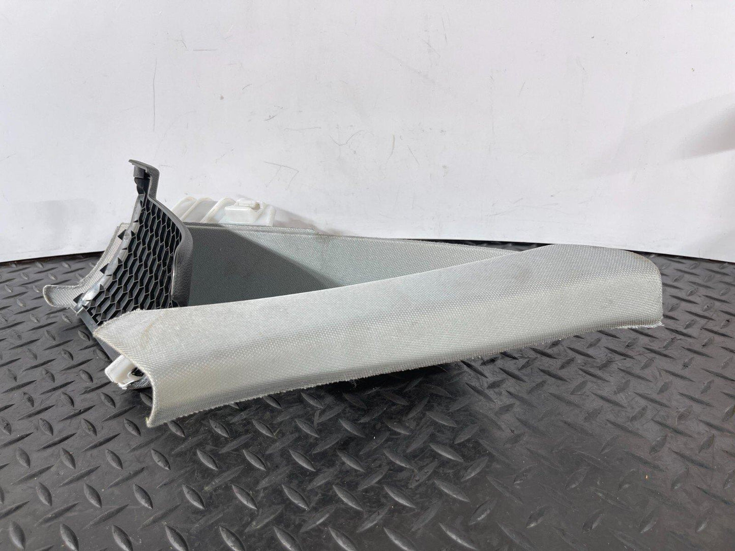 16-19 AUDI A4 B9 SALOON GENUINE REAR LEFT N/S C-PILLAR COMPLETE TRIM 8W5867287A