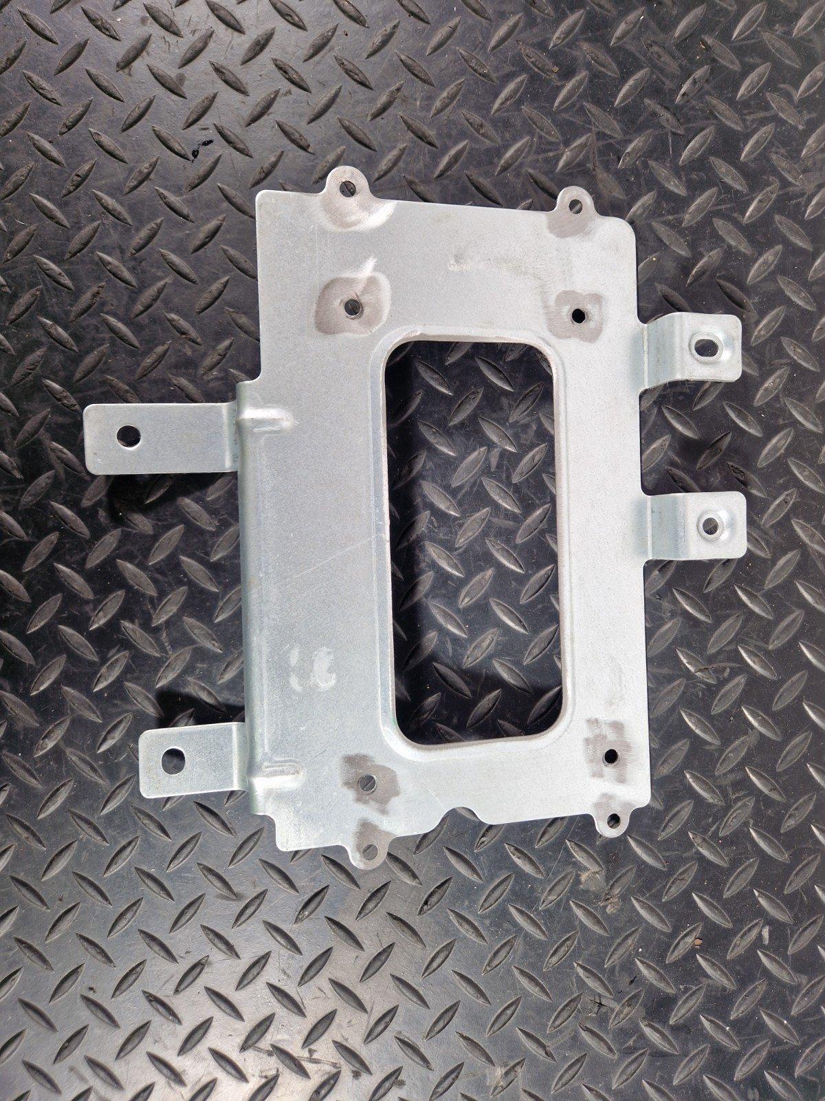 19-ON RANGE ROVER EVOQUE L551 AUDIO MODULE BRACKET MOUNT M8D2112D48AA