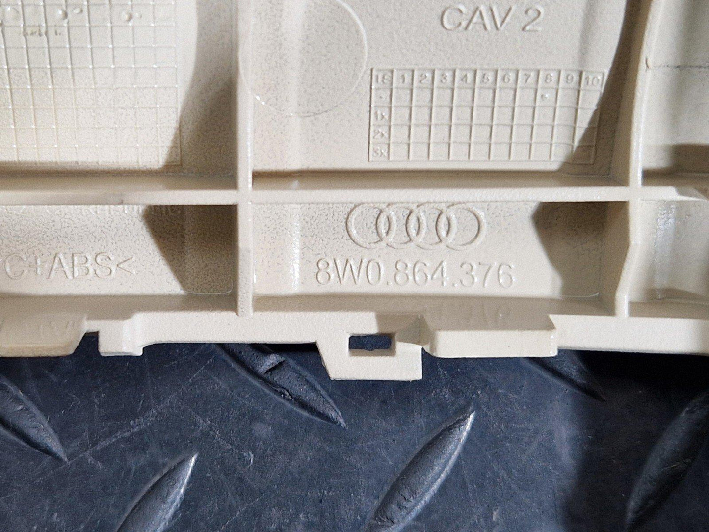 16-24 AUDI A5 F5 COUPE GENUINE CENTRE CONSOLE REAR V12 SOCKET & TRIM 8W0863324