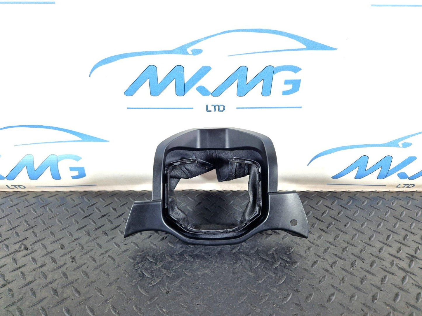 11-19 MERCEDES BENZ ML W166 OEM STEERING WHEEL COLUMN SURROUND TRIM A1666803407
