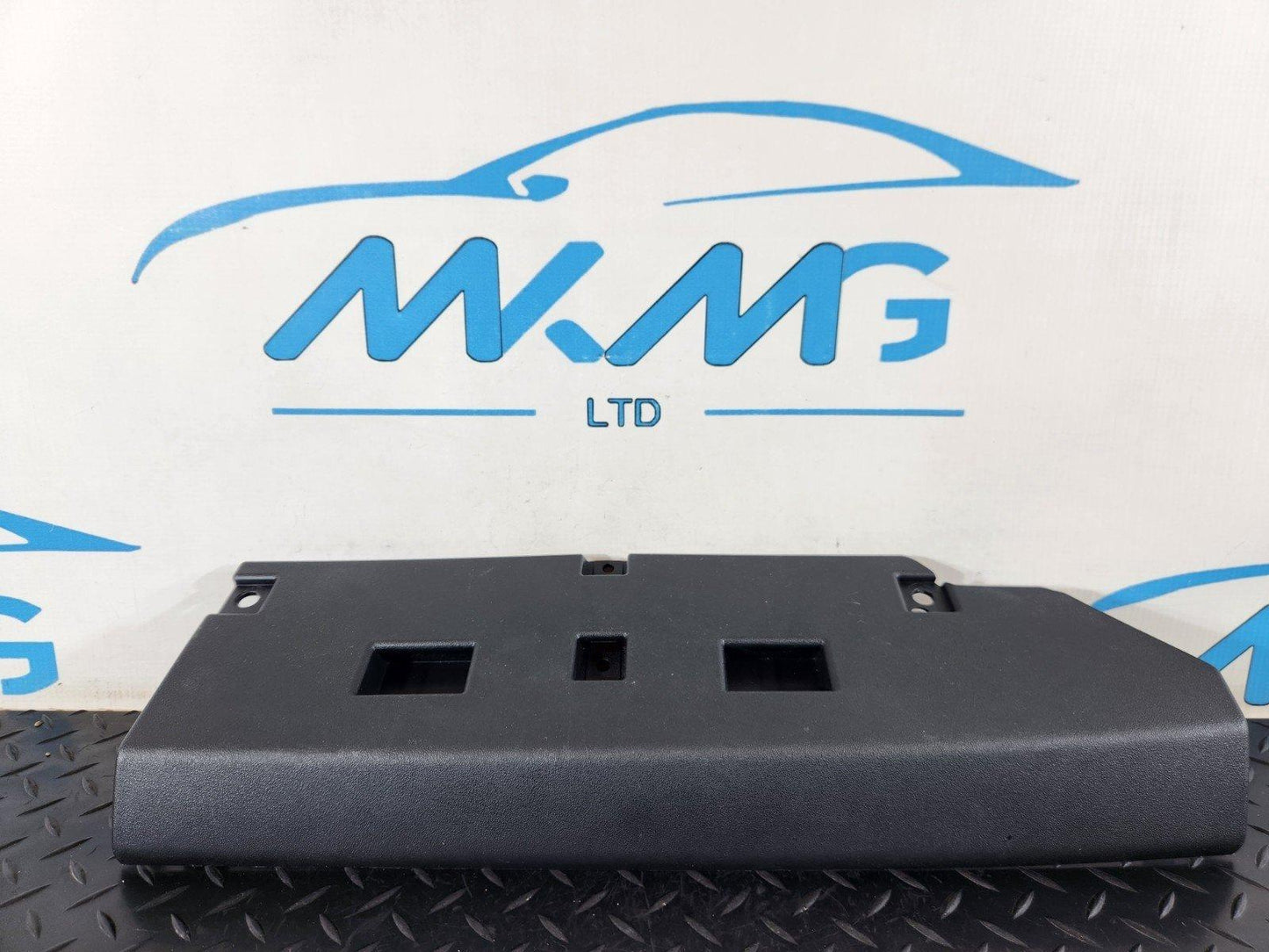19-ON RANGE ROVER EVOQUE L551 LOWER GLOVEBOX TRIM K8D2044M91B