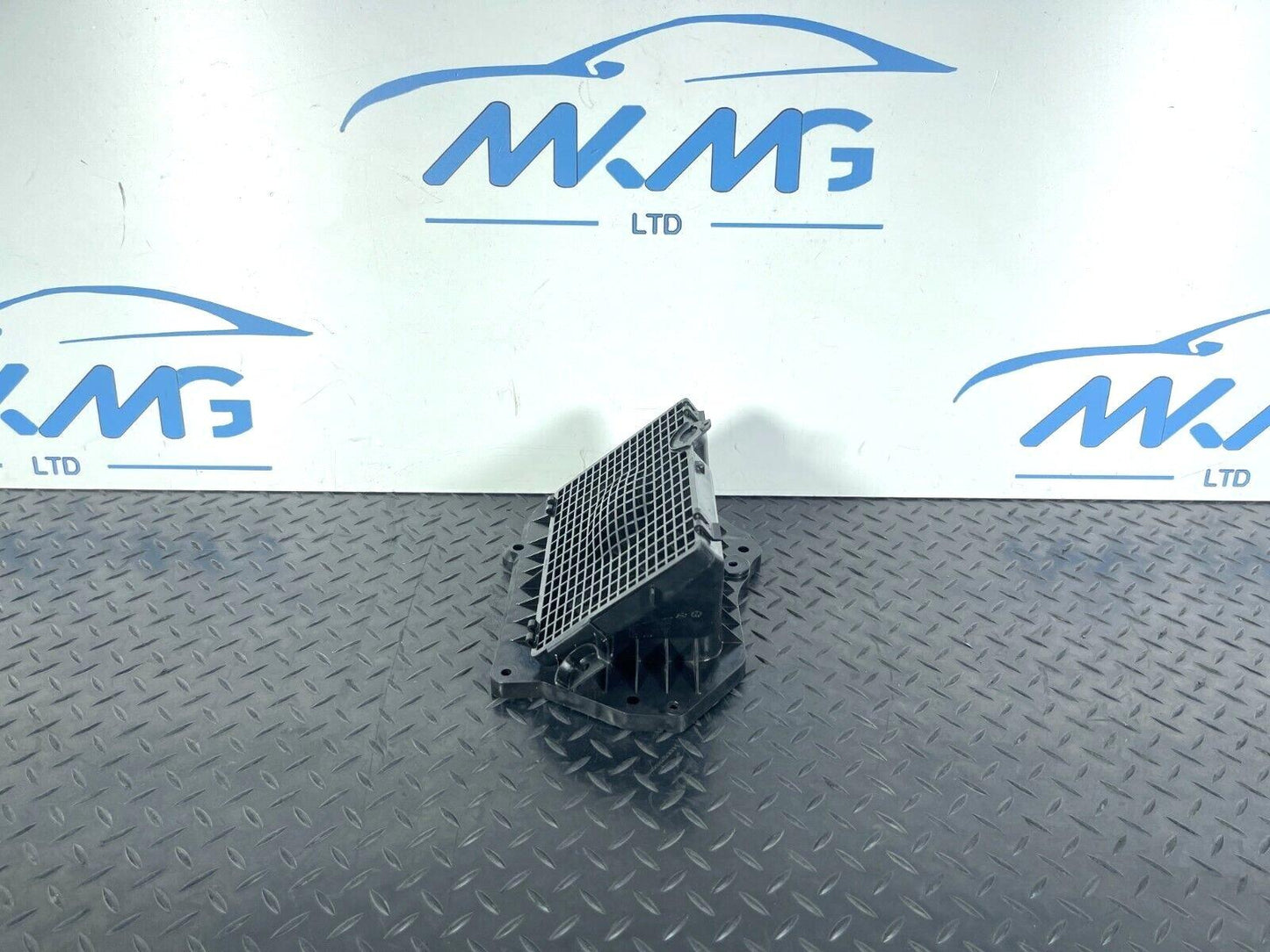 16-19 AUDI A4 B9 GENUINE FRONT AIR INTAKE DUCT VENT 8W2819904A