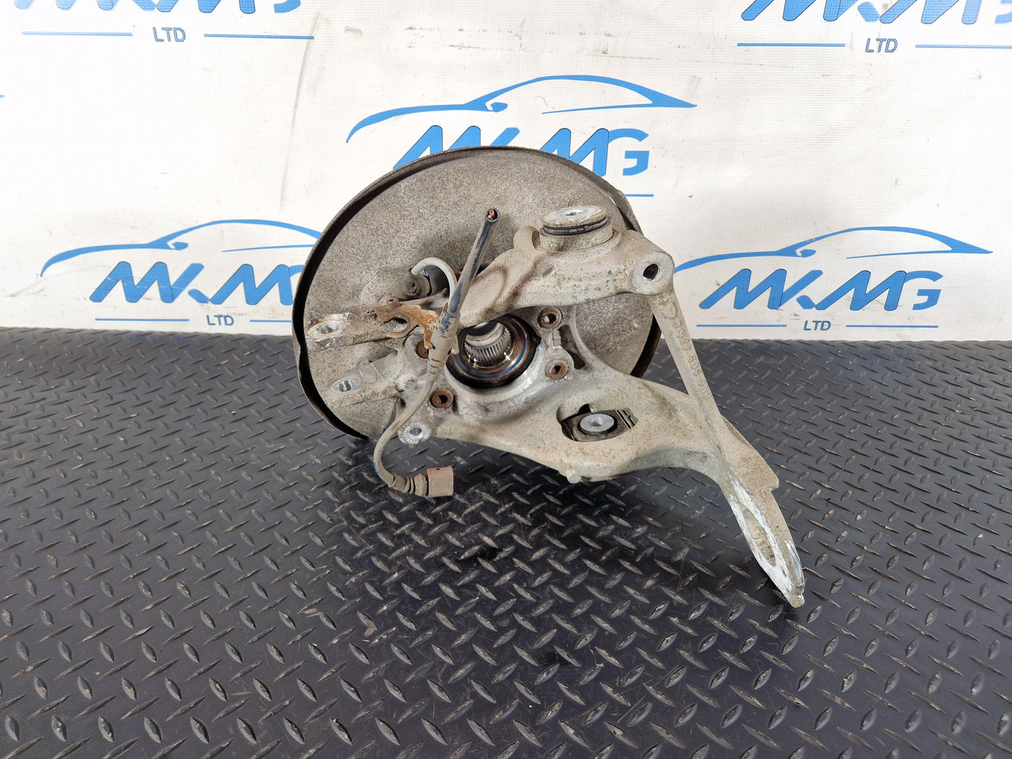 Audi A6 Allroad C7 Genuine Right Rear Suspension Wheel Hub 8R0505432F 8R0505436C