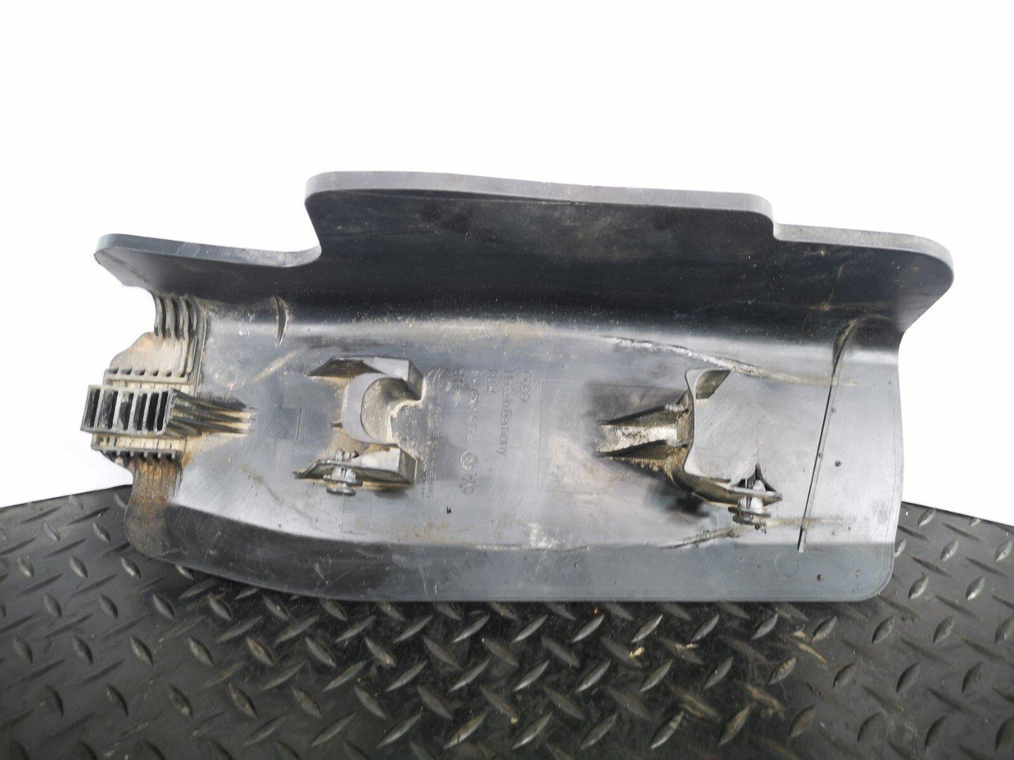16-19 AUDI A4 B9 GENUINE 1.4 TFSI REAR DRIVER CONTROL ARM COVER 8W0505416D