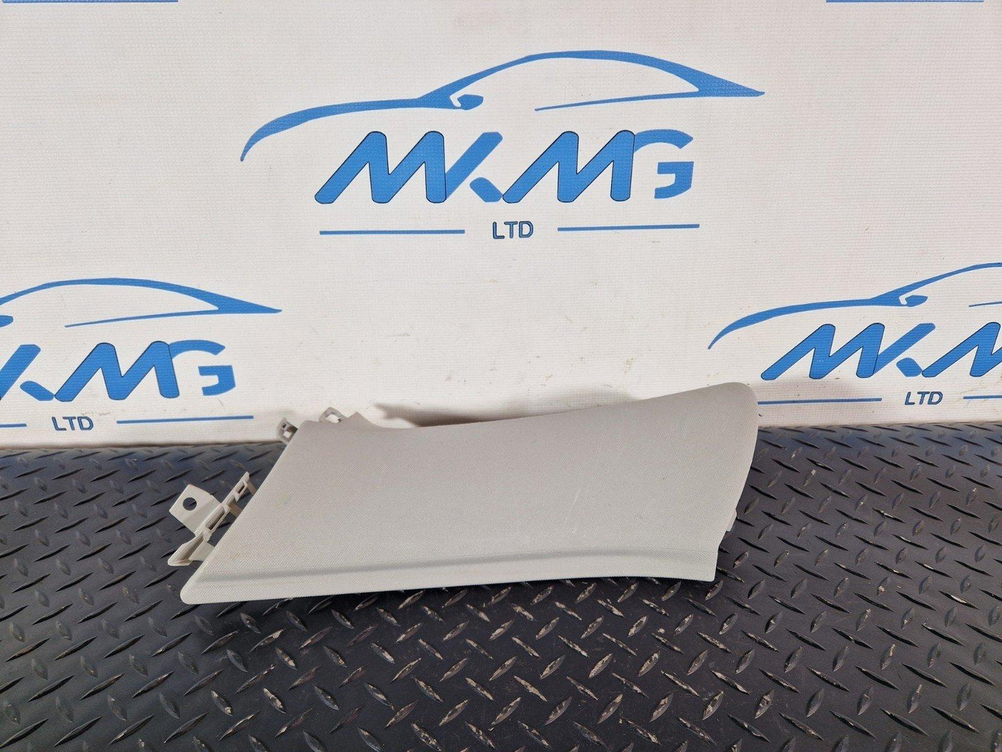 11-19 MERCEDES BENZ ML W166 GENUINE RIGHT PILLAR TRIM A1666900625