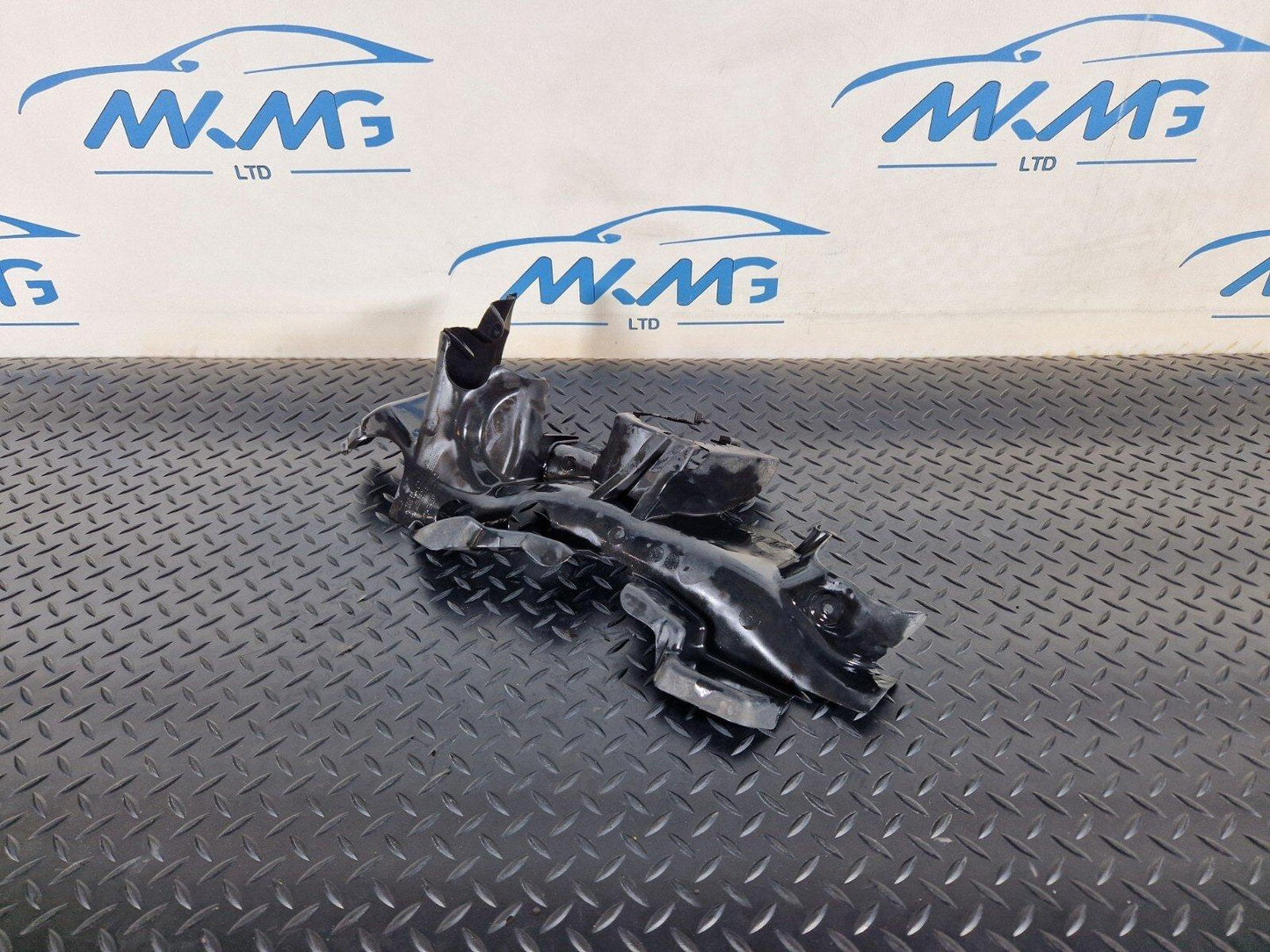 14-21 MERCEDES-BENZ C250D W205 FRONT CENTER RIGHT SOUND INSULATION A2055240225