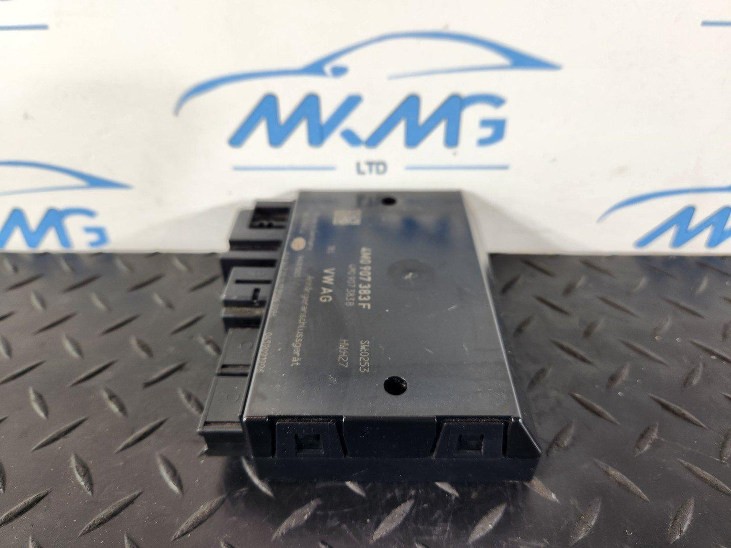 16-19 AUDI A4 B9 OEM TRAILER TOW BAR HITCH DETECTION CONTROL MODULE 4M0907383F