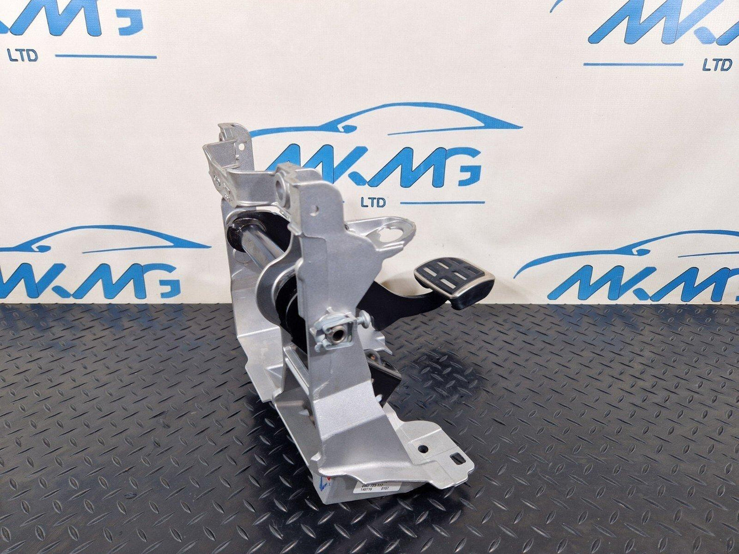 16-19 AUDI A4 AVANT B9 S-LINE BRAKE PEDAL ASSEMBLY BRACKET MOUNT 8W2723117