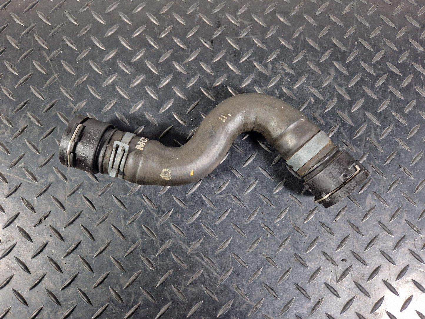 16-19 AUDI A4 B9 2.0TDI DEU DIESEL ENGINE WATER COOLANT PIPE HOSE 8W0122101H