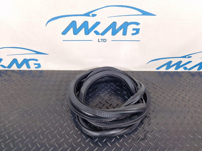19-ON MERCEDES B CLASS W247 REAR DOOR RUBBER SEAL FITS LEFT & RIGHT A2476920400