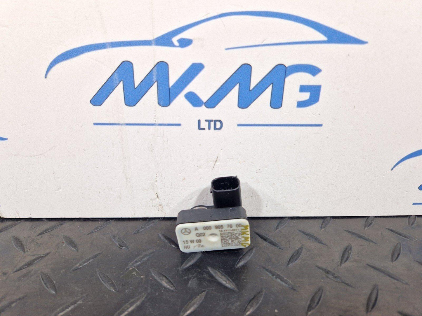 14-21 MERCEDES-BENZ C-CLASS C250D W205 GENUINE CRASH IMPACT SENSOR A0009057600