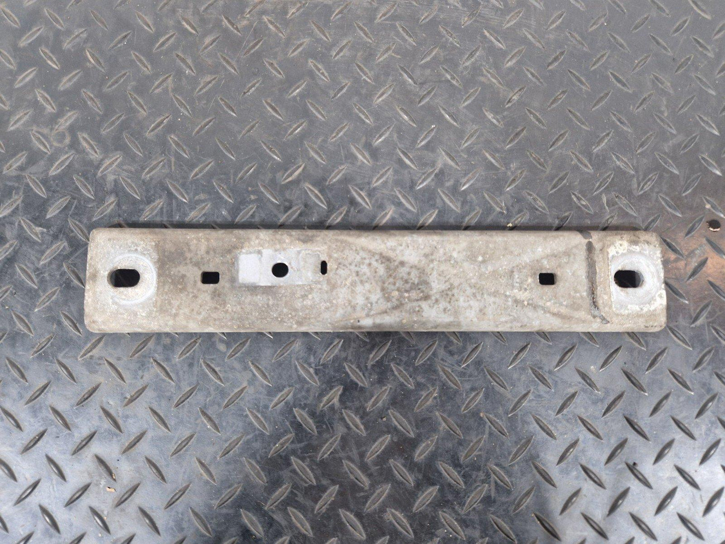 18-ON MERCEDES BENZ A CLASS W177 EXHAUST HOLDER BRACKET A2474921400