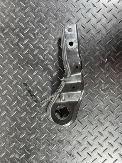 16-22 BMW X1 F48 GENUINE FRONT RIGHT DRIVER SIDE BONNET STRUT BRACKET 7355992