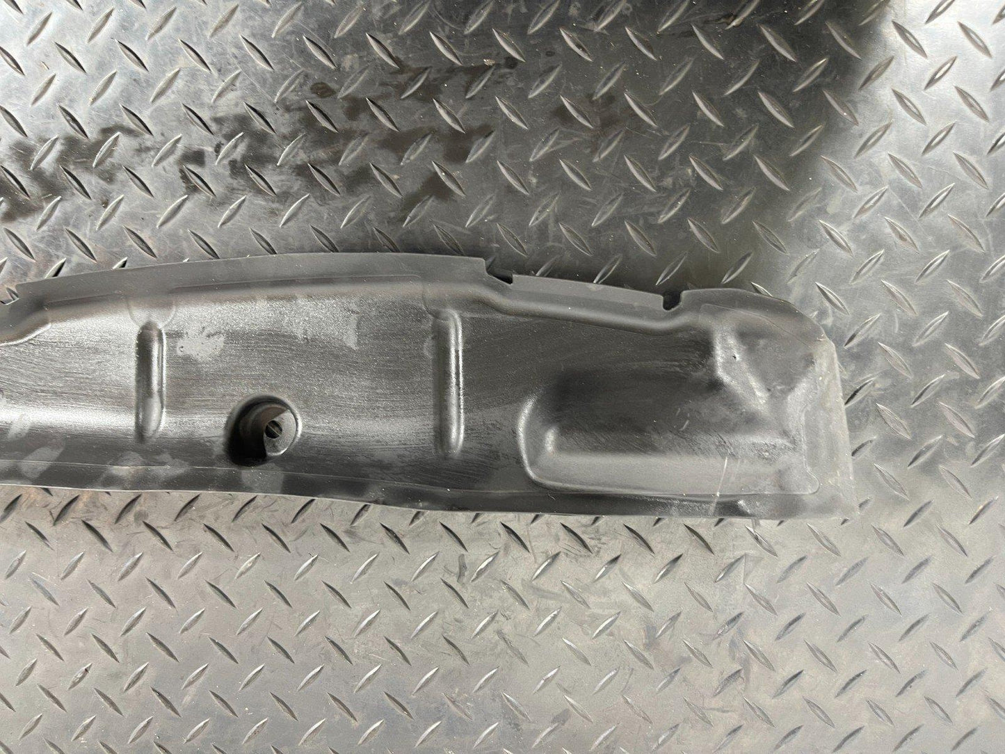 16-19 AUDI A4 B9 AVANT GENUINE FRONT LEFT SIDE WING FENDER COVER 8W0821111