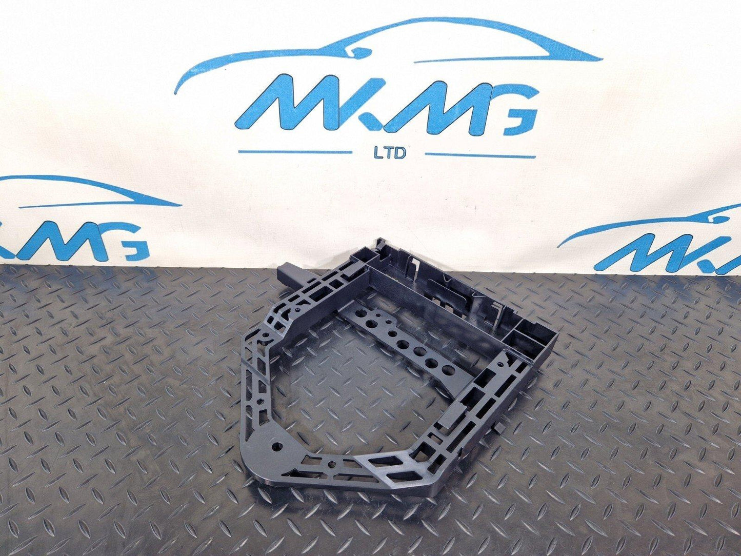 14-21 MERCEDES BENZ W205 REAR CONTROL MODULE BRACKET MOUNT HOLDER A2055456000