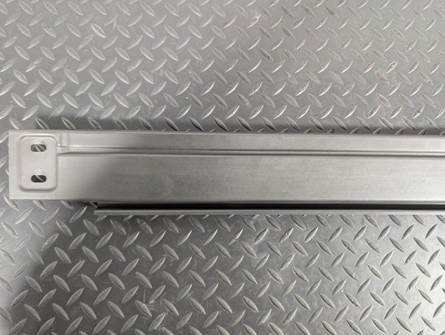 11-19 MERCEDES BENZ ML W166 RIGHT SIDE BOOT FLOOR TRIM COVER RAIL A1666841231