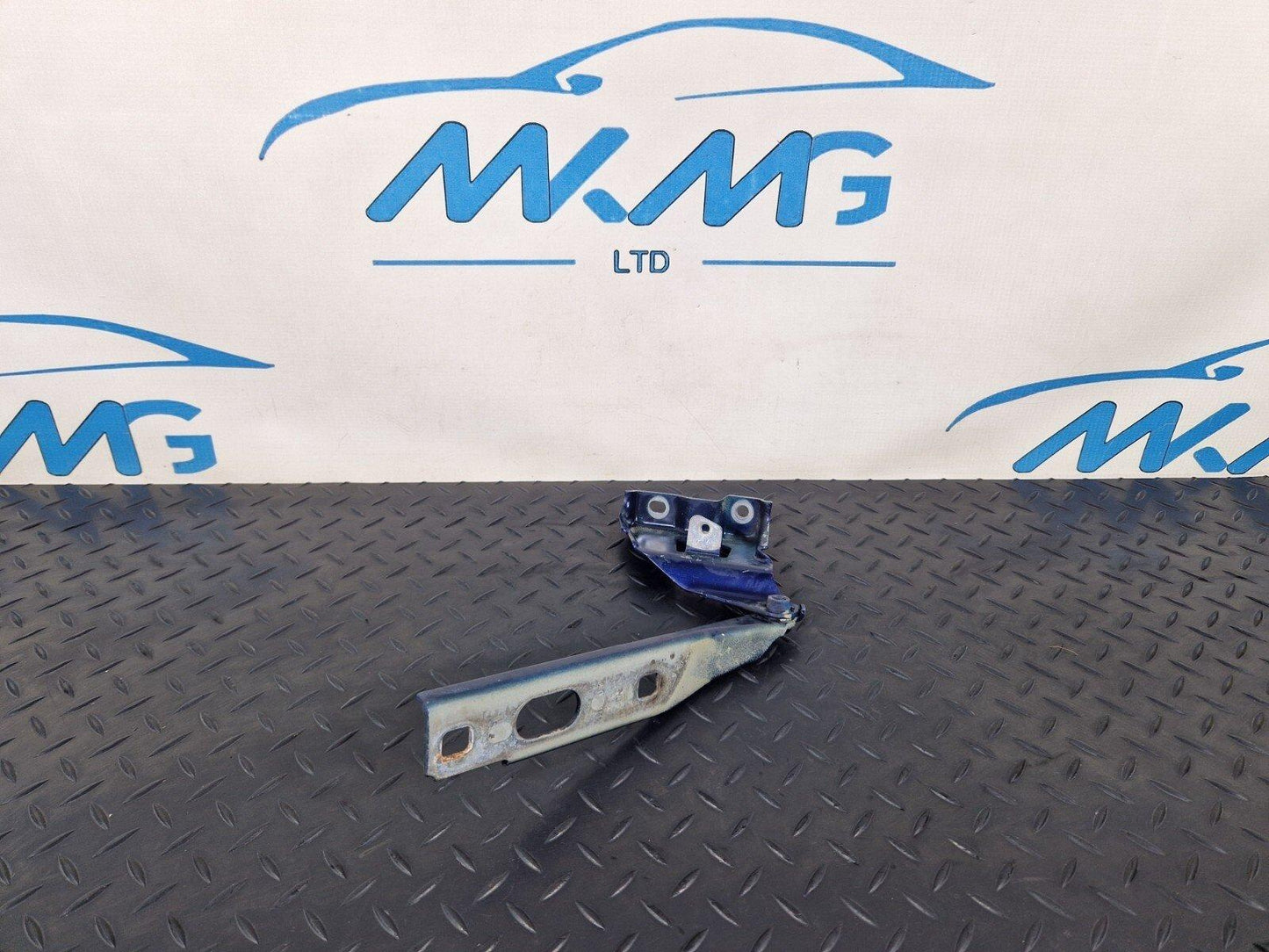 12-17 AUDI S5 CONVERTIBLE FRONT RIGHT BONNET HOOD HINGE IN BLUE 8T0823302E