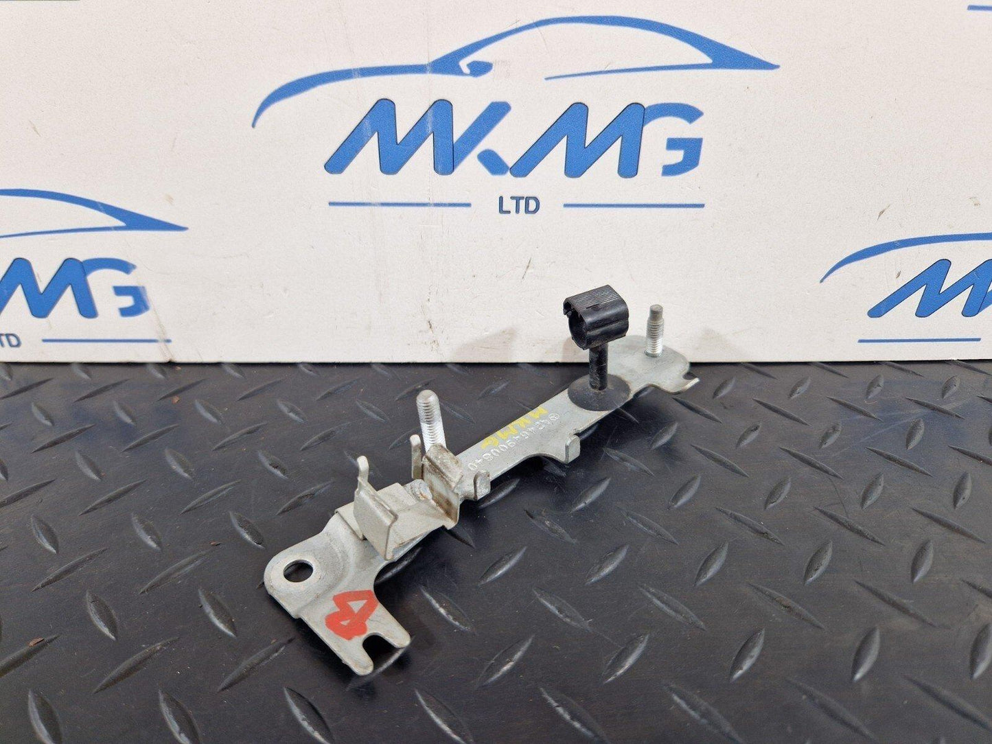 11-19 MERCEDES BENZ ML W166 EXHAUST SYSTEM PRESSURE SENSOR BRACKET A2464900840