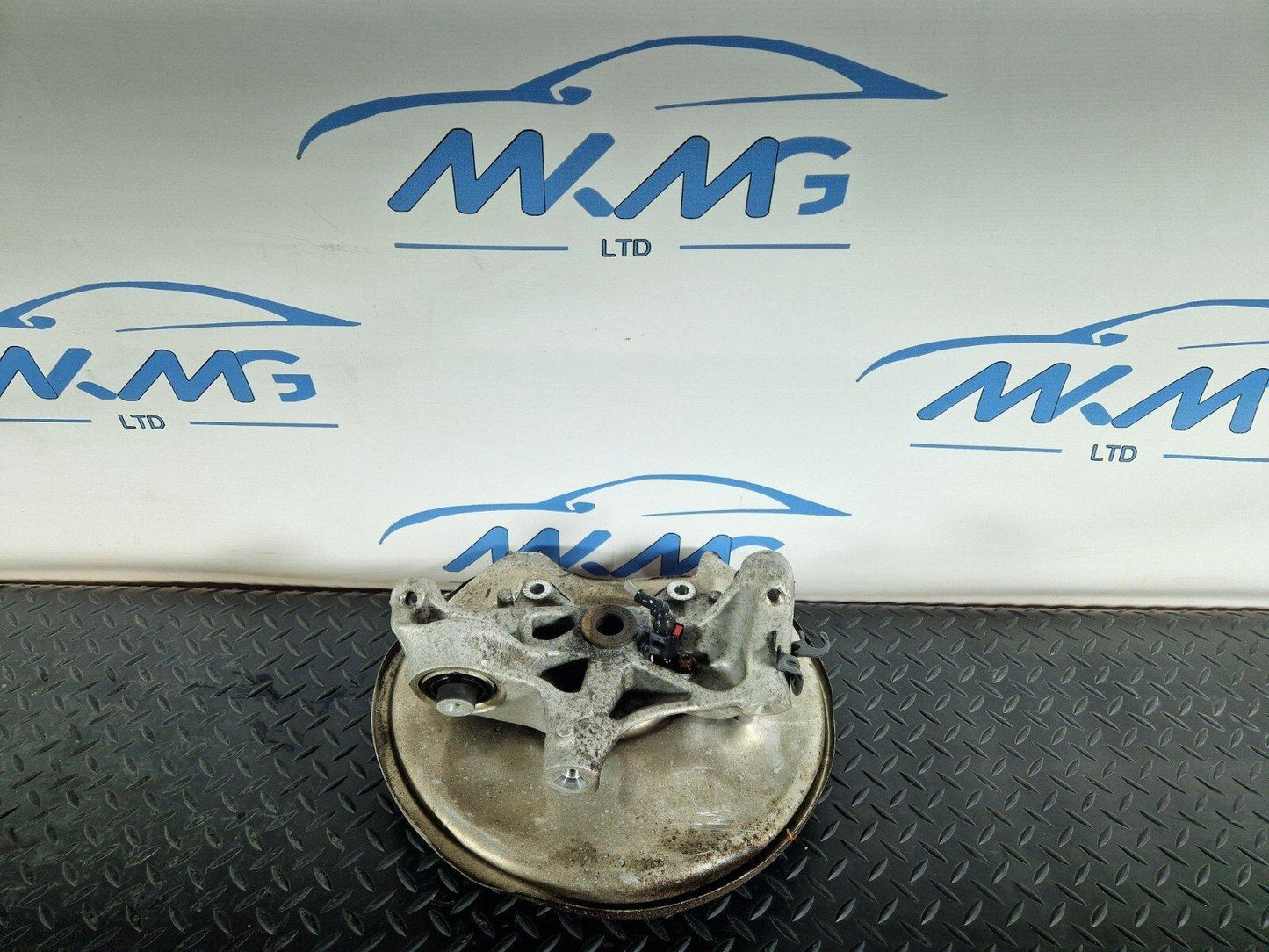 16-24 AUDI A5 F5 COUPE REAR RIGHT O/S WHEEL HUB & BEARING 8W0615612 8W0505460F