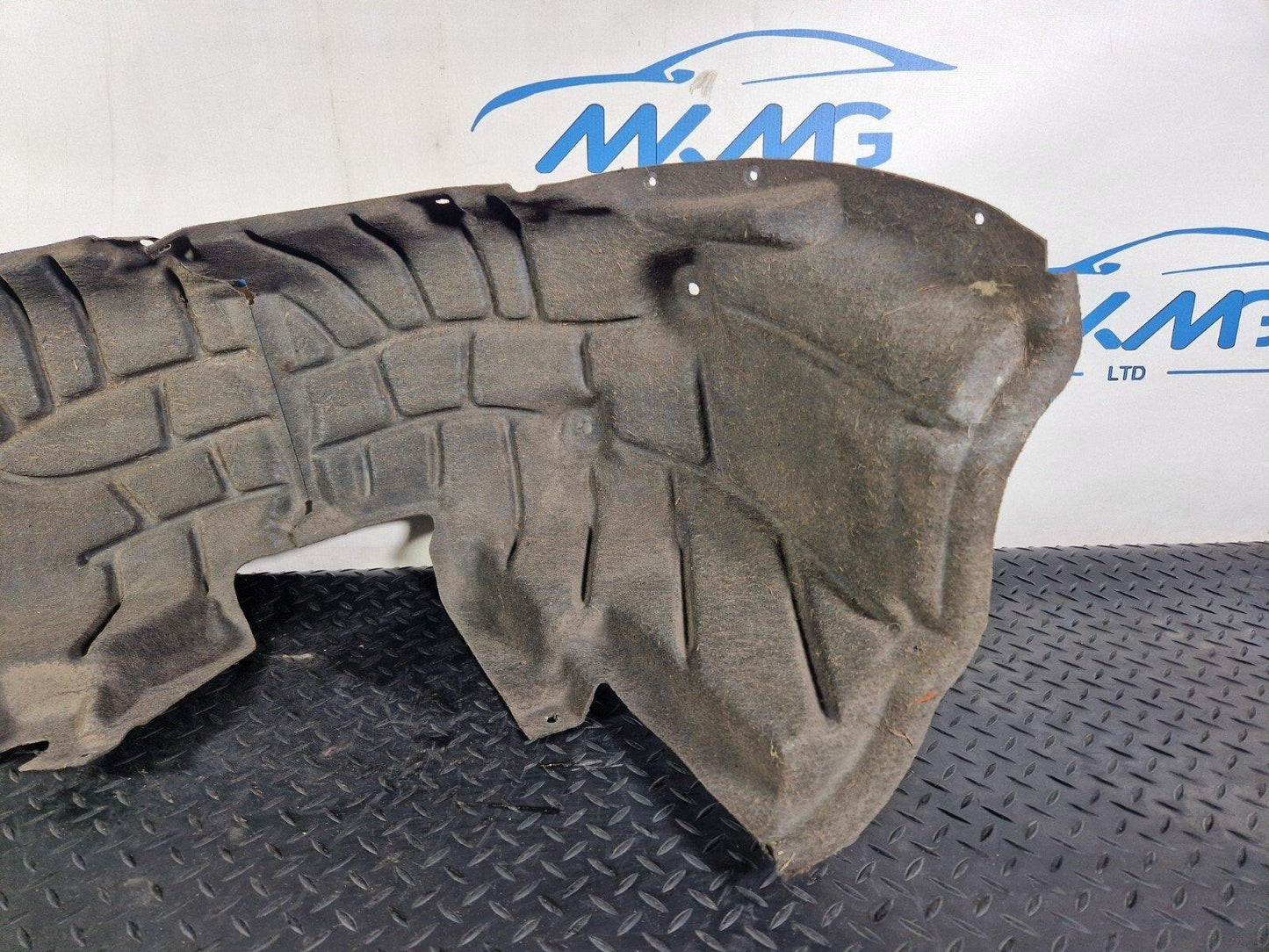 16-19 AUDI A4 B9 LEFT REAR WHEEL ARCH LINER COVER 8W0810171F