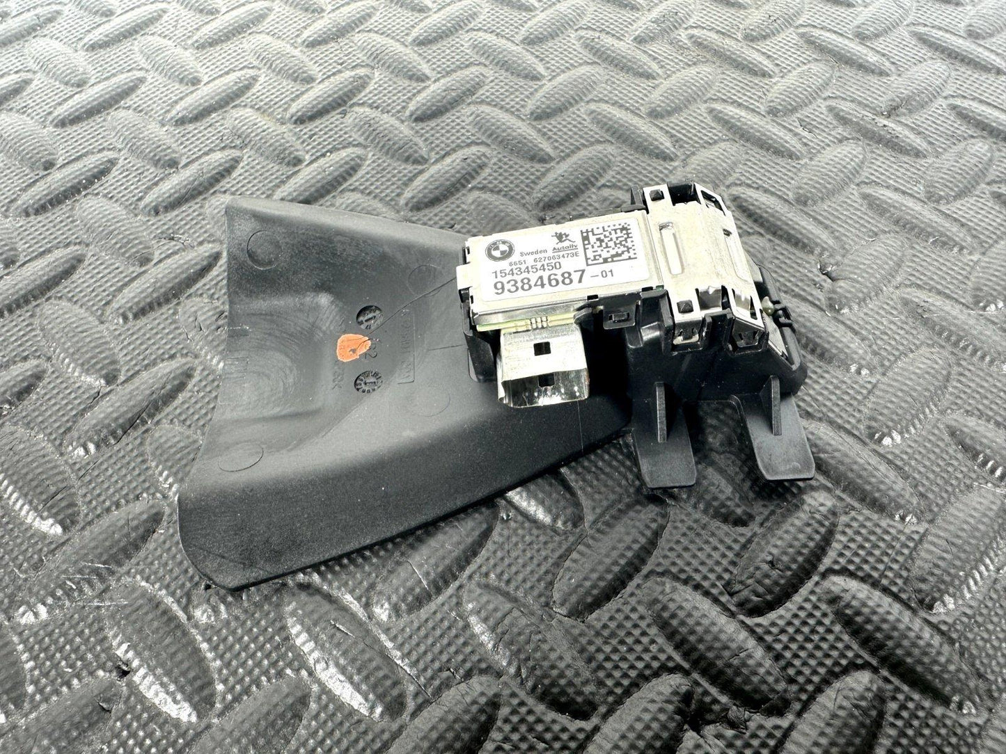 14-21 BMW 2 SERIES GRAN TOURER F45 F46 FRONT PARKING CAMERA 9384687