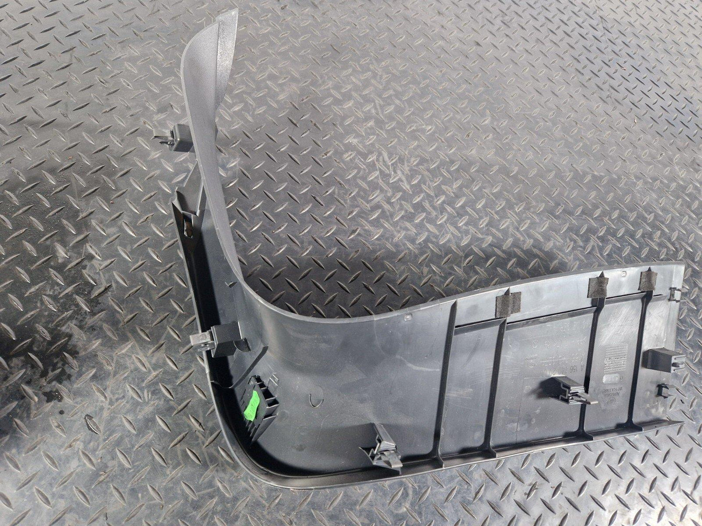 14-20 MERCEDES BENZ GLA X156 TAILGATE COVER TRIM RIGHT  A1567400271 A1567402000