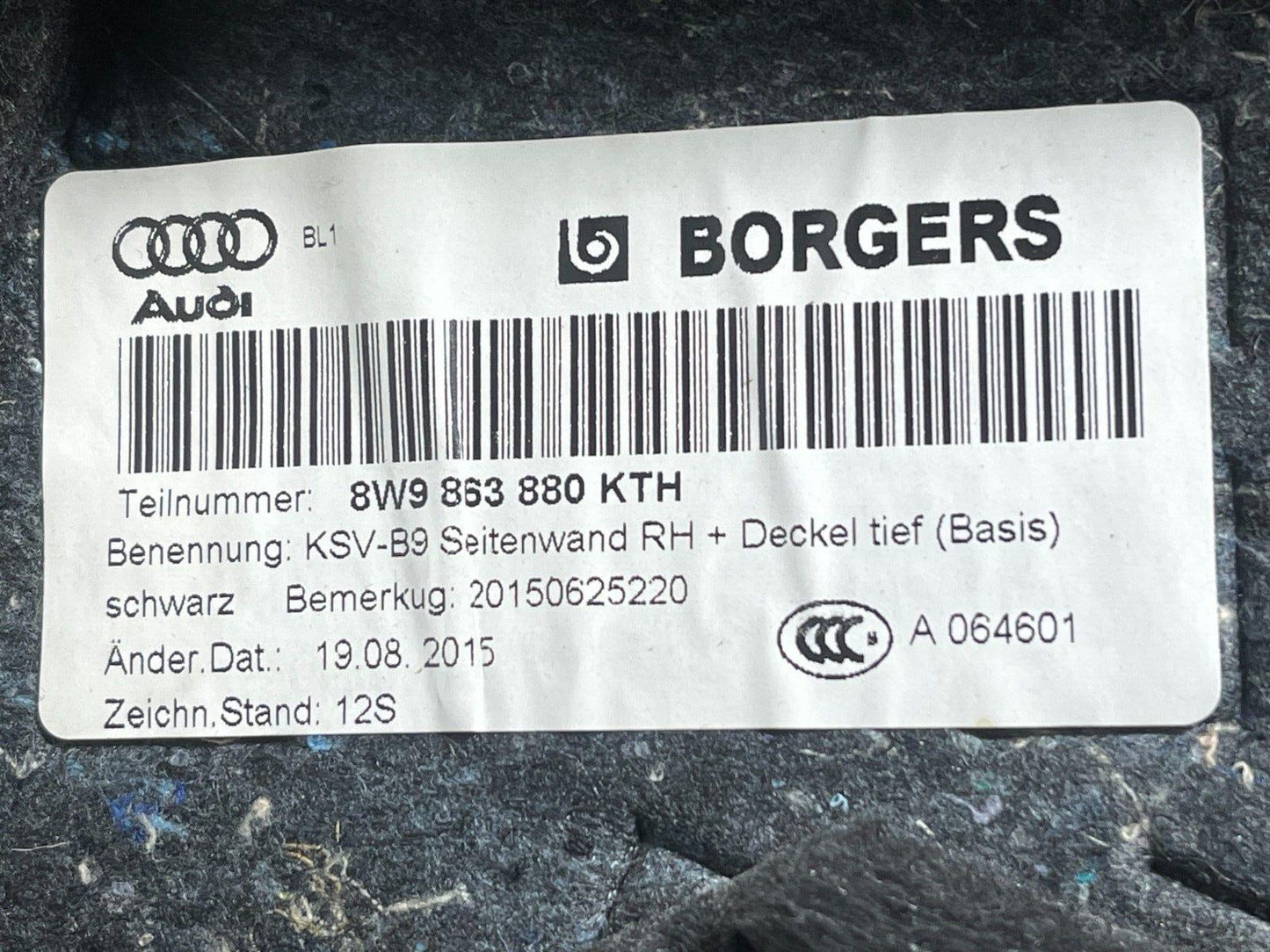 16-19 AUDI A4 B9 GENUINE REAR RIGHT DRIVER SIDE BOOT TRIM PANEL 8W9863880