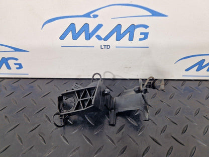 14-20 MERCEDES BENZ GLA X156 SUSPENSION STRUT FRONT LEFT BRACKET A2464210594