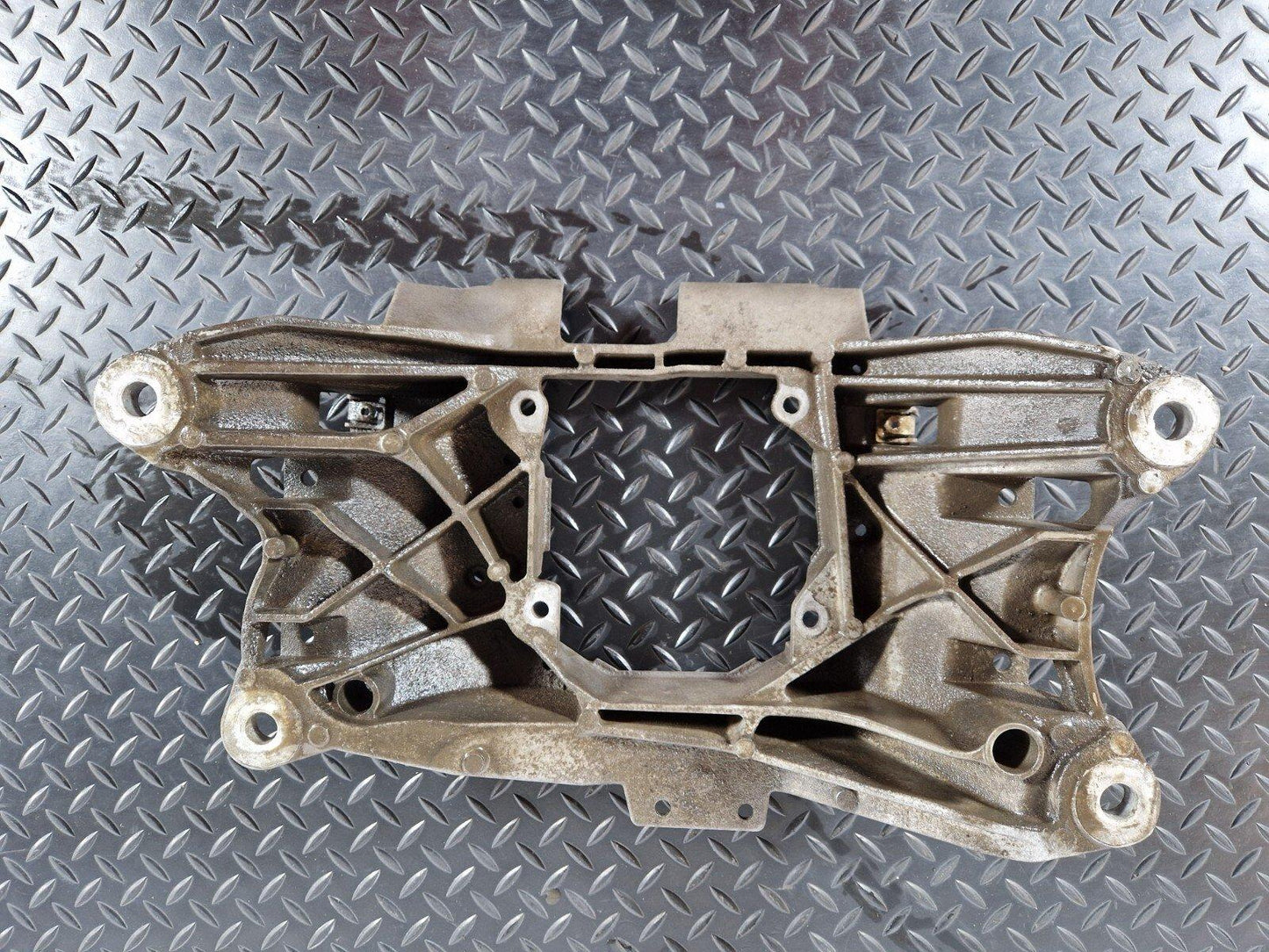 10-18 AUDI A7 4G S-LINE GEARBOX TRANSMISSION BRACKET HOLDER MOUNT 4G0399263R
