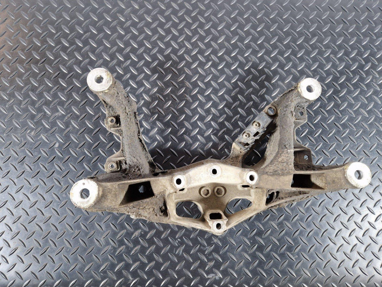 16-19 AUDI A4 B9 GENUINE MANUAL GEARBOX TRANSMISSION BRACKET 8W0399262AD
