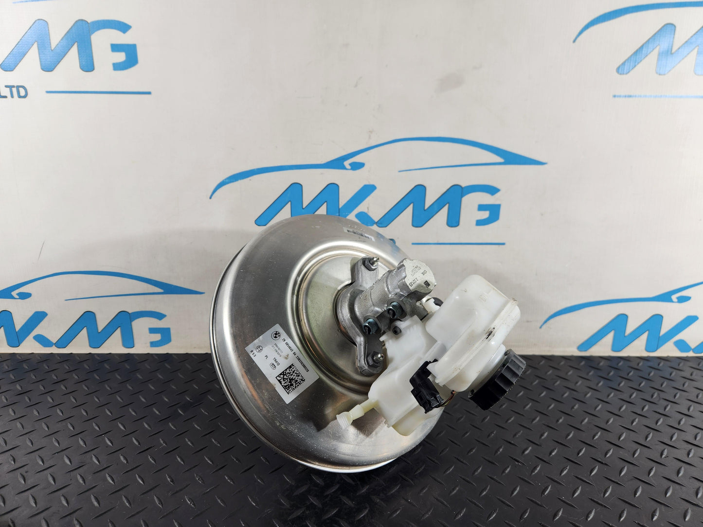 BMW 118i F40 Hatchback Genuine Brake Servo Master Cylinder 6854643
