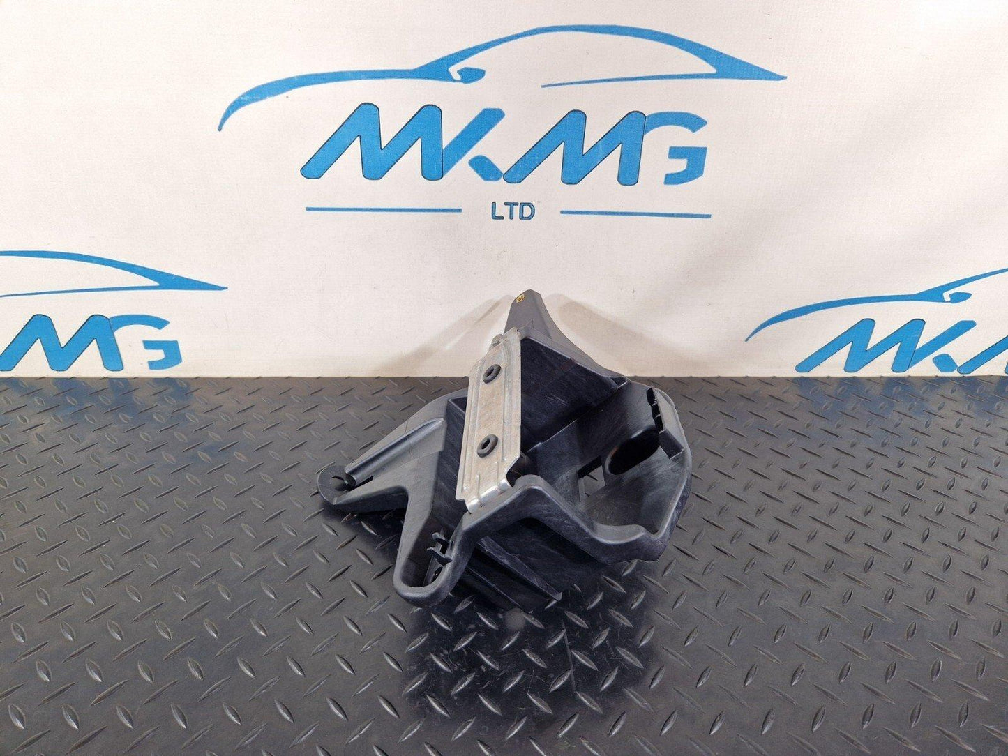 14-21 MERCEDES BENZ C300h W205 GENUINE BATTERY HOLDER BRACKET A2055451640