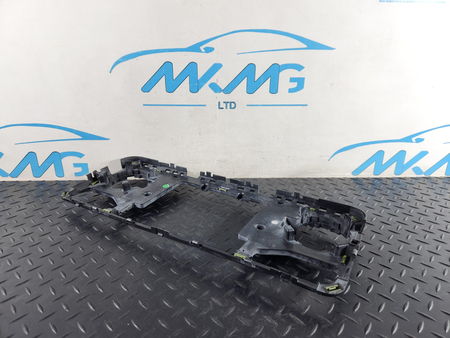 Mercedes-Benz Sprinter W907 Genuine Radio GPS Head Unit T0530600