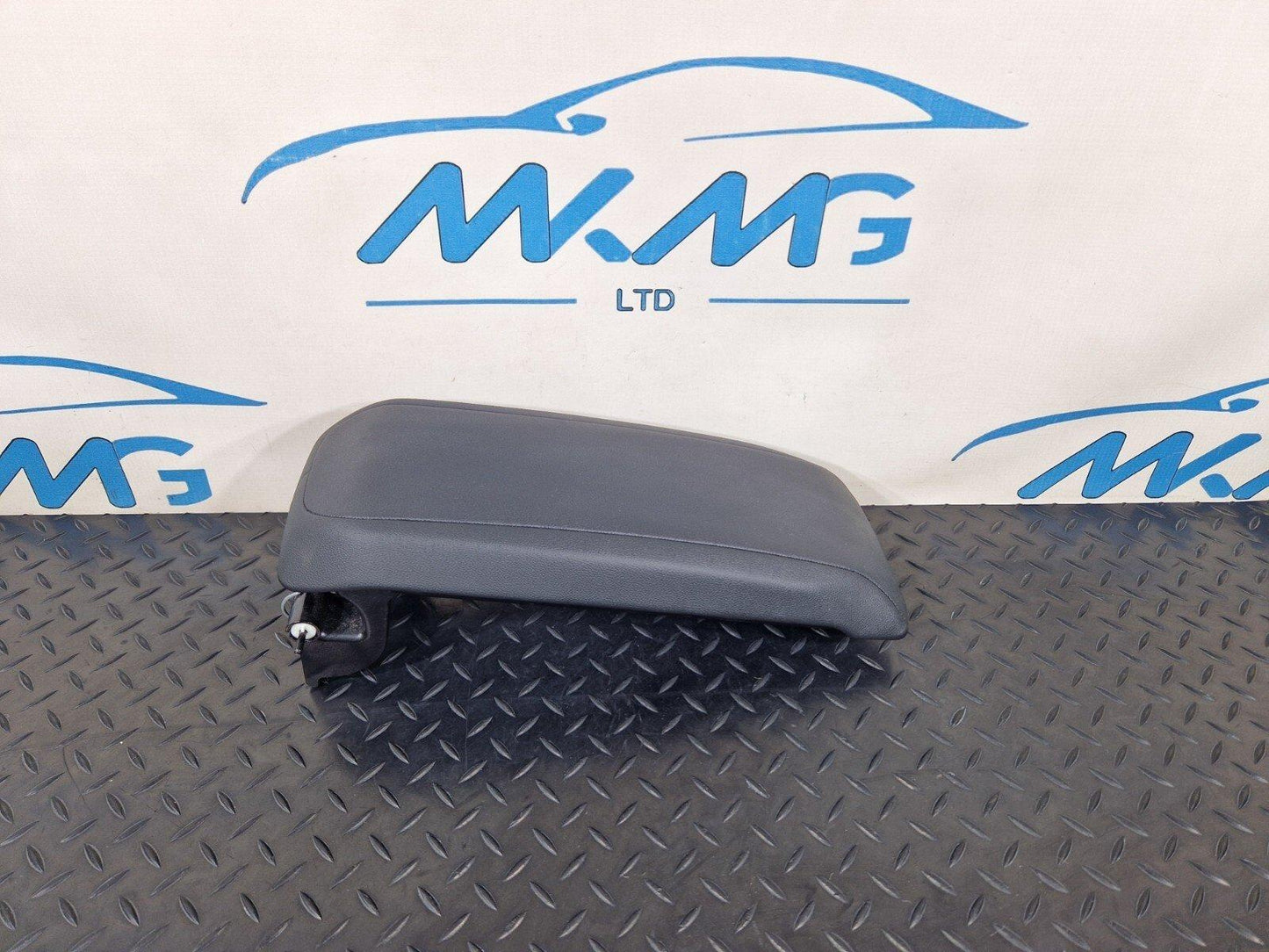 20-24 BMW 1 SERIES F40 GENUINE CENTER CONSOLE BLACK LEATHER ARMREST 9460084