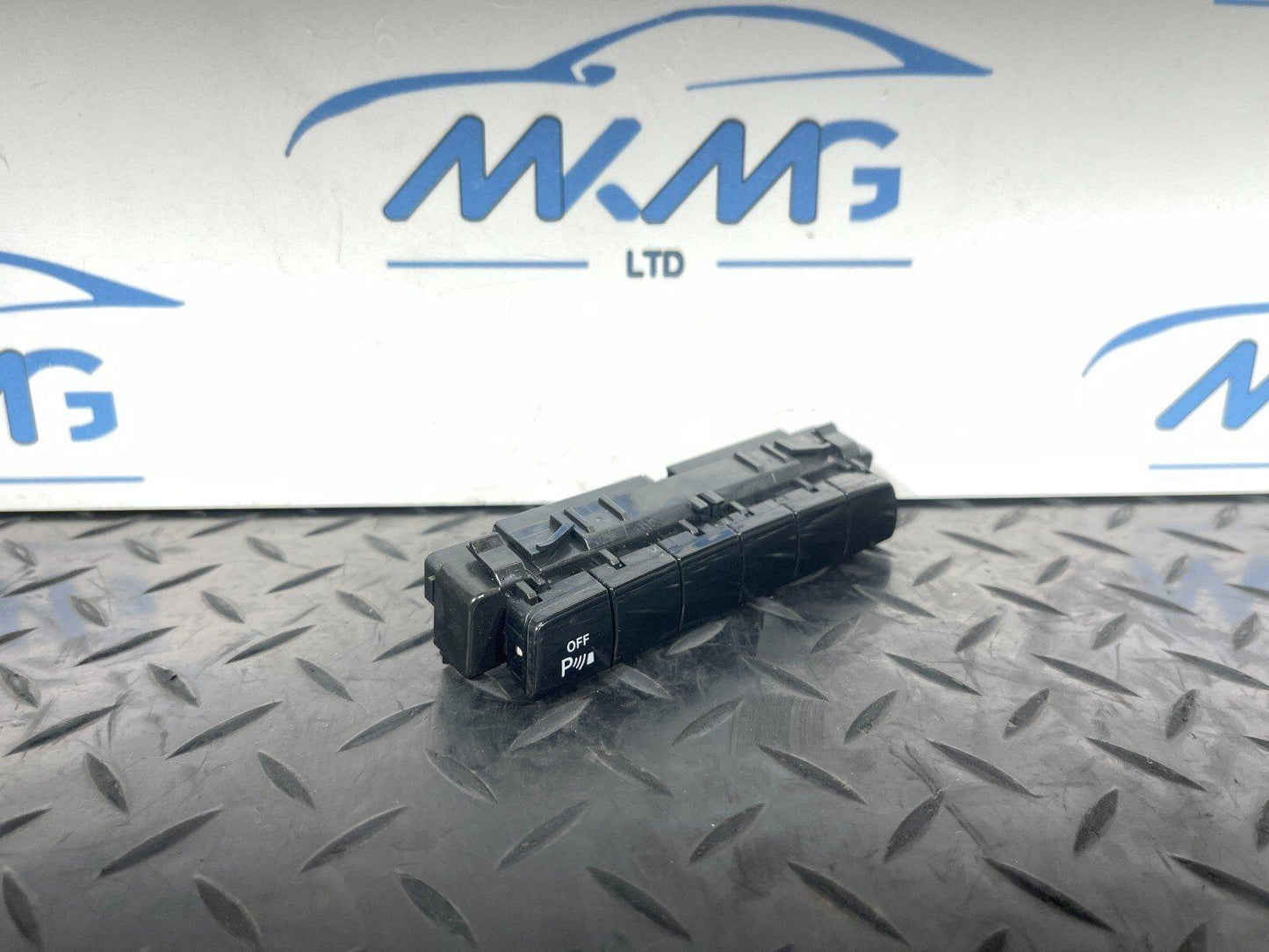 Mercedes W205 W447 Center Console PDC Parking Distance Switch A2059053500