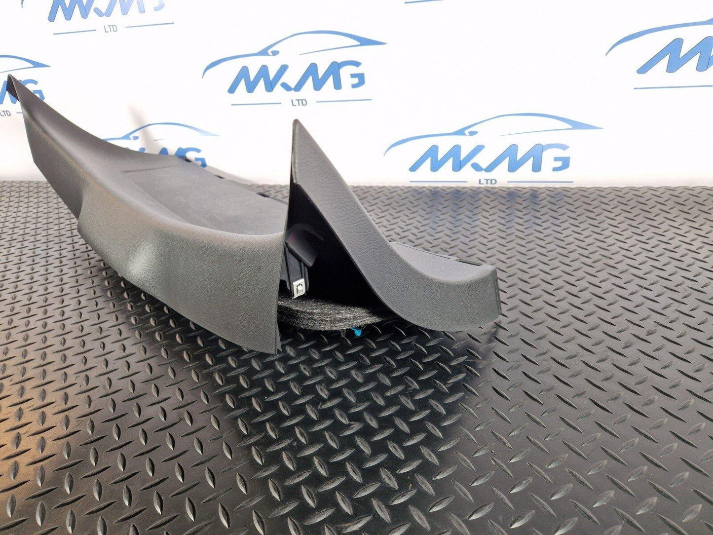 18-ON MERCEDES BENZ A CLASS W177 REAR BOOT INTERIOR TRIM A1777400500
